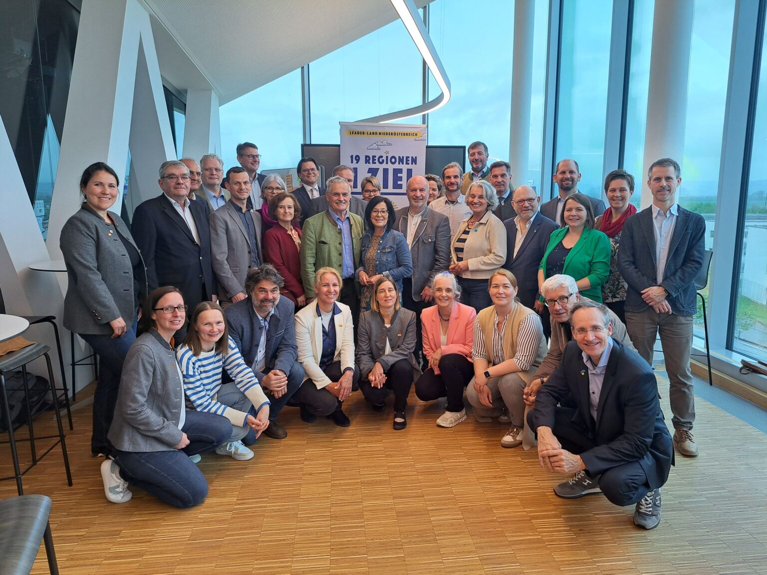 Vertreter:innen der 19 LEADER-Regionen beim Obleutetreffen im Haus der Digitalisierung in Tulln profitieren von Vernetzung und Austausch.
