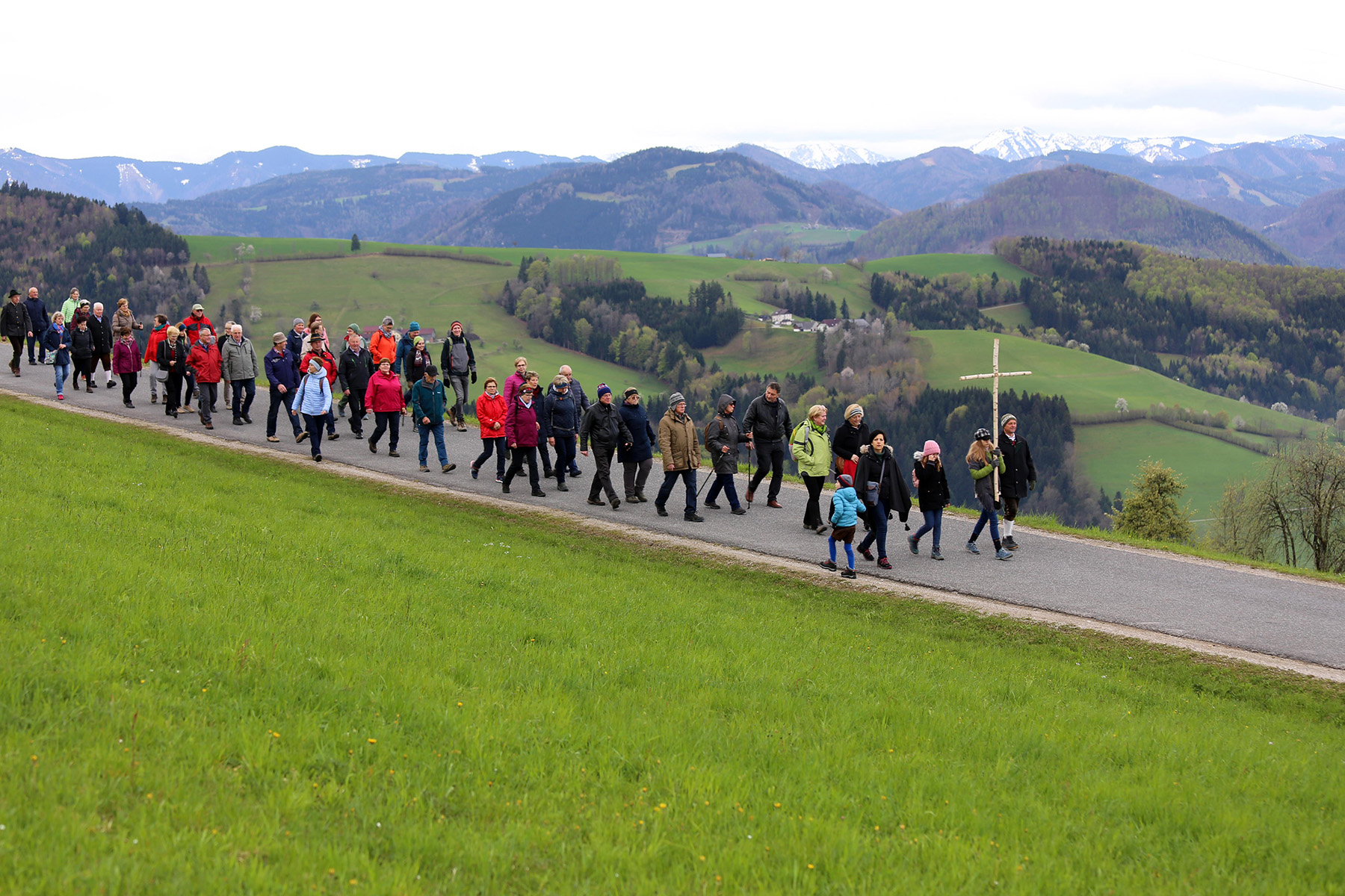 Beeindruckende Kulisse belohnte die Frühaufsteher und Pilger. Foto: Mostviertler Volksmusikanten