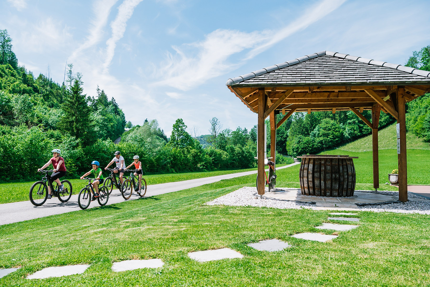 Radfahren im Ybbstal wird noch attraktiver: Die Verbindung Waidhofen an der Ybbs – Ybbsitz wurde weiter verbessert und lädt Jung und Alt ab Samstag, 22. April, zum Radfahren ein. Foto: Katrin Mayer