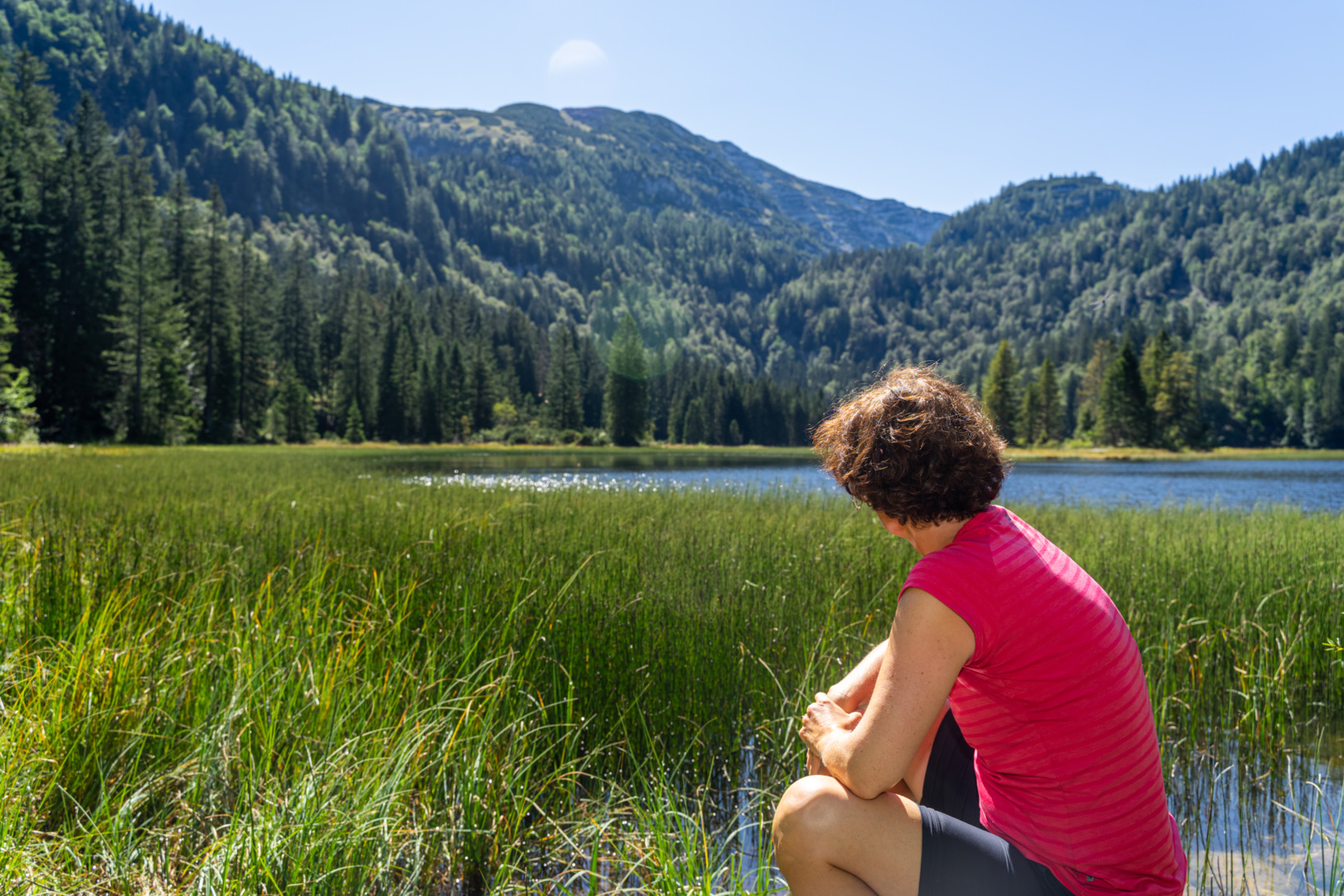 Lunz am See ist Niederösterreichs einziges Bergsteigerdorf und hält landschaftliche Besonderheiten wie den Obersee parat. Am kommenden Samstag, 6. Mai, wird das Jubiläum „15 Jahre Bergsteigerdorf“ gefeiert. Foto: Gerald Prüller/Cleanhill Studios